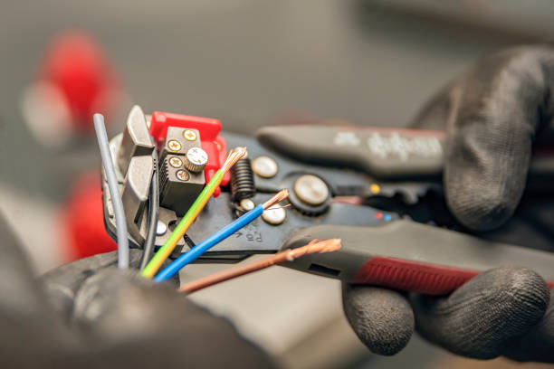 Best Emergency Electrical Repair  in Wlowbrook, IL